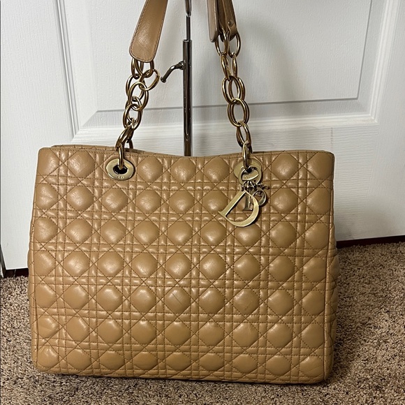 2062 Dior Tan Quilted Women's Bag - Picture 1 of 17
